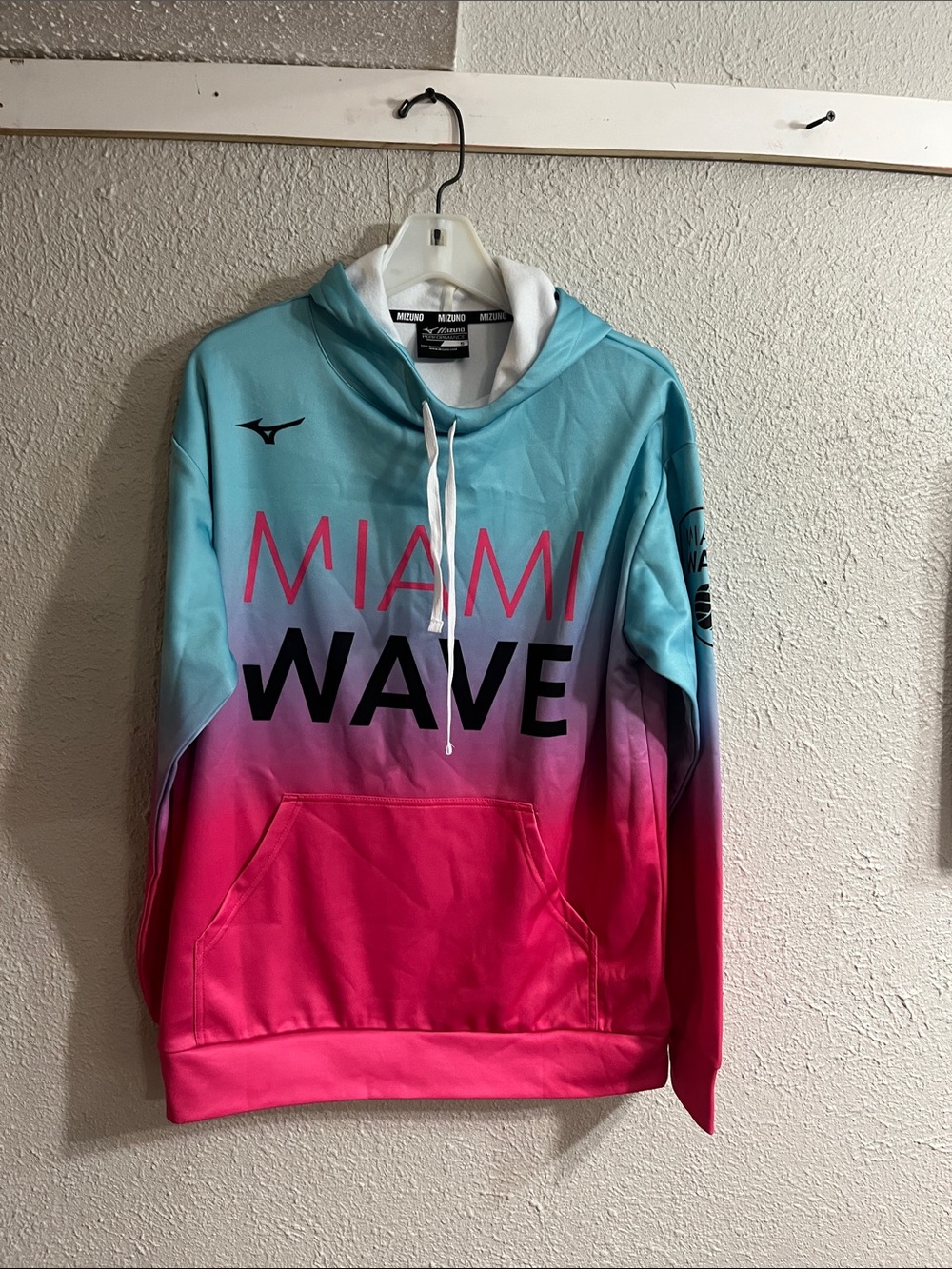 Mizuno Gradient Hooded Swim Pullover - Teal & Pink